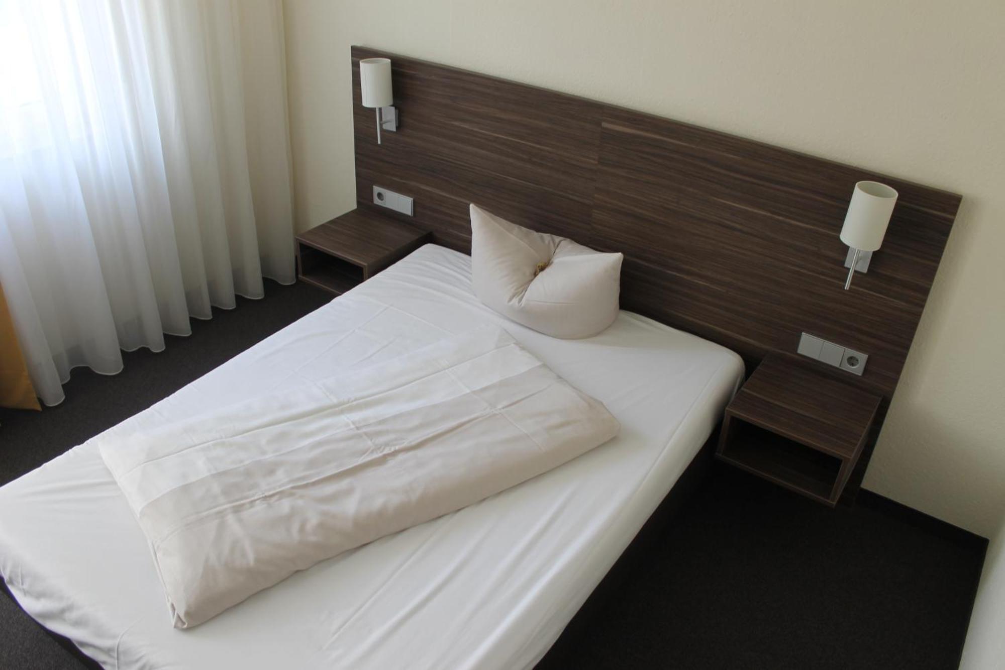 Hotel Weissach Am Neuenbuehl Екстер'єр фото