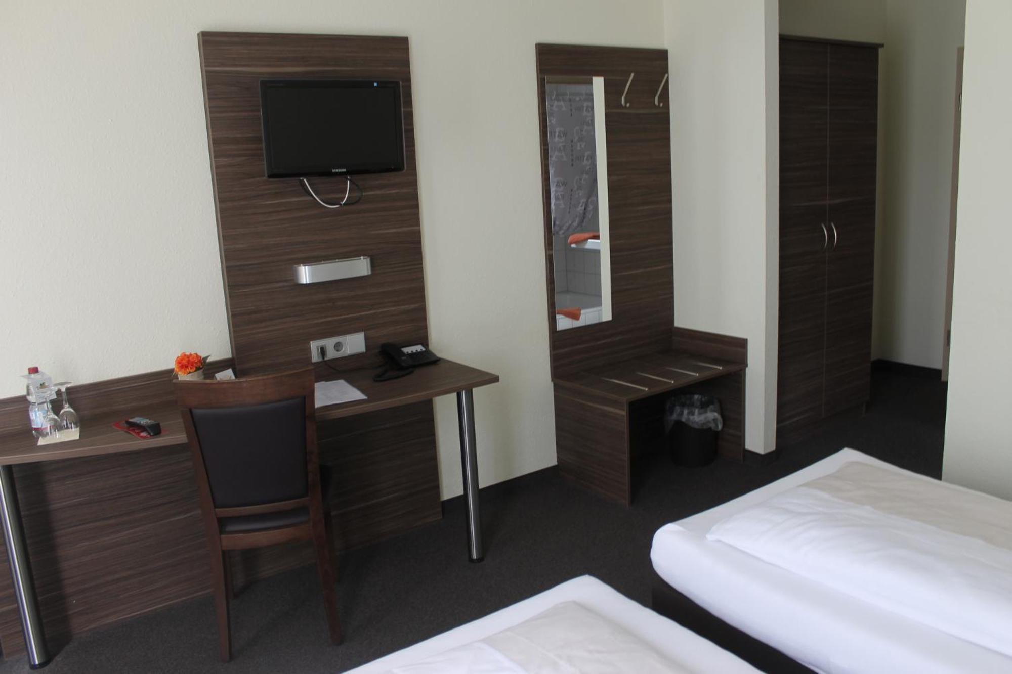 Hotel Weissach Am Neuenbuehl Екстер'єр фото